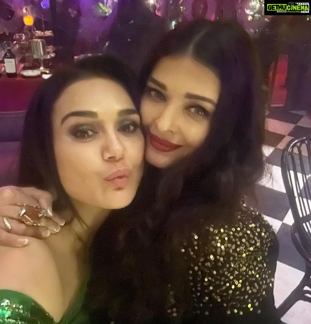 Preity Zinta Instagram - Belated Happy birthday to the gorgeous @aishwaryaraibachchan_arb Loads of love n light babe. Keep smiling n shining always 💕💕#happybirthday #ting