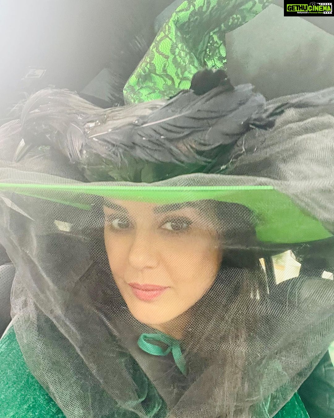 Preity Zinta Instagram - Happy Halloween Everyone ❤️ #happyhalloween #ting
