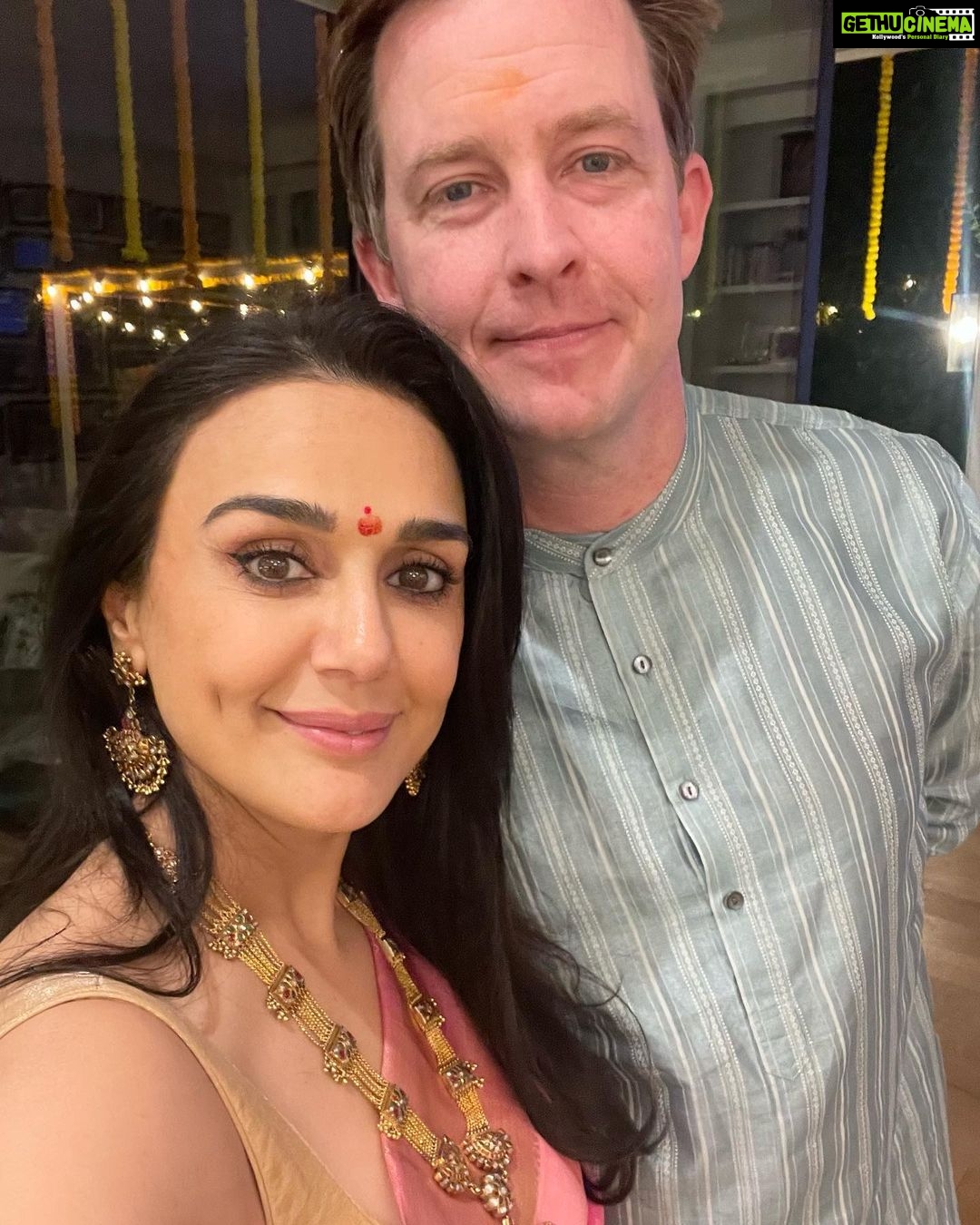 Preity Zinta Instagram - A very Happy Diwali 🪔 to everyone out there. Loads of love, light & happiness today & always ❤️ #happydiwali #diwalipuja #ting
