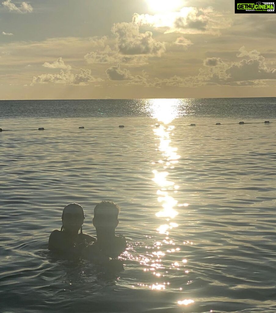 Preity Zinta Instagram - Sun, sea, you and me ❤️ #ting St. Lucia Islands West Indies