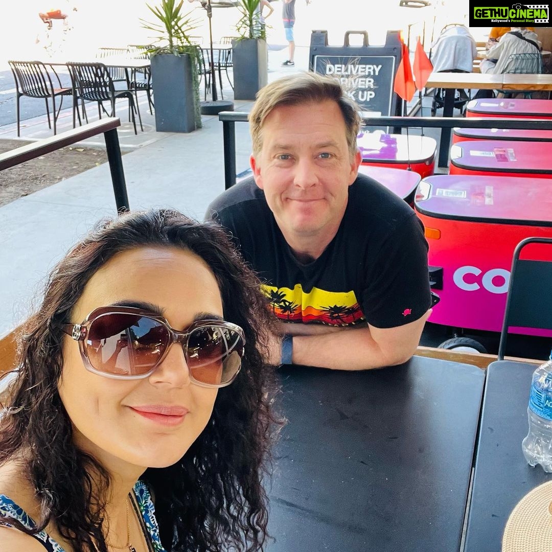 Preity Zinta Instagram - Lunch date 🤩 #weekend #date #selfie #ting