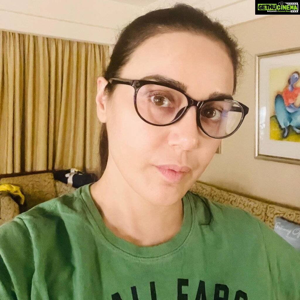 Preity Zinta Instagram - Waiting to hear the BCCI announce the new IPL media rights. What an incredible sports property IPL has become ! Employing thousands & entertaining billions across the globe, it’s dwarfing all other sports leagues by its incredible growth & it’s completely Made In India 🇮🇳 🙏 और क्या चाहिए 🤩 #ipl #iplmediarights #ting ❤️
