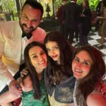 Preity Zinta Instagram - Never a dull moment with these hotties ❤️🎉😍 #nightout #friendsforever #memories #strikeapose #ting