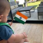 Preity Zinta Instagram - Happy Independence Day to my fellow Indians all over the world from the three of us ❤️#75years of independence #harghartiranga 🇮🇳 #Jaihind #ting