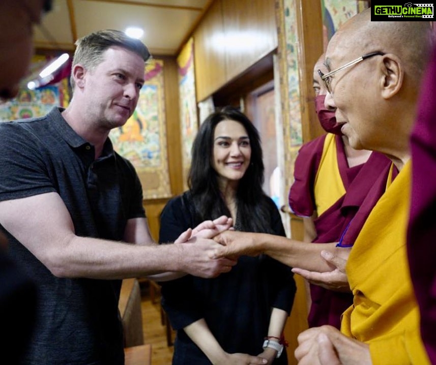 Preity Zinta Instagram - Ending IPL in Dharamshala was not what I hoped for but meeting his Holiness The Dalai Lama in Dharamshala was everything I hoped for. So grateful we got to spend some time with him as he shared pearls of wisdom & laughter with us 🙏❤️ #ting Dharamshala, Himachal Pradesh..