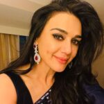 Preity Zinta Instagram - A smile is happiness you will find right under your nose 💕 #ting Houston, Texas
