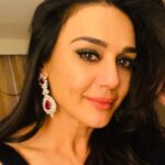 Preity Zinta Instagram - Desi vibes 😍 #ting Houston, Texas