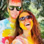 Preity Zinta Instagram - Happy Holi everyone. Even though the world is not prefect right now & there is little to celebrate - We couldn’t let the festival of Holi go by without celebrating it as new parents. Our first big desi celebration since the pandemic & since the babies were born. It was amazing to be with friends & family & celebrate Holi this year. Celebrating our festivals specially when we live away from India makes me miss home less. Thank you #Artha Karan & Priyanka for such a fun time. We had a blast 🙏 #photodump #happyholi #desivibe #famjam #rangbarse #ting