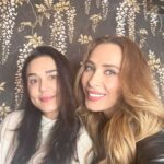 Preity Zinta Instagram - Admit it @vanturiulia 🤩 Life would be so boring without me 🙃 #girlfriends #lunchdate #photodump #ting