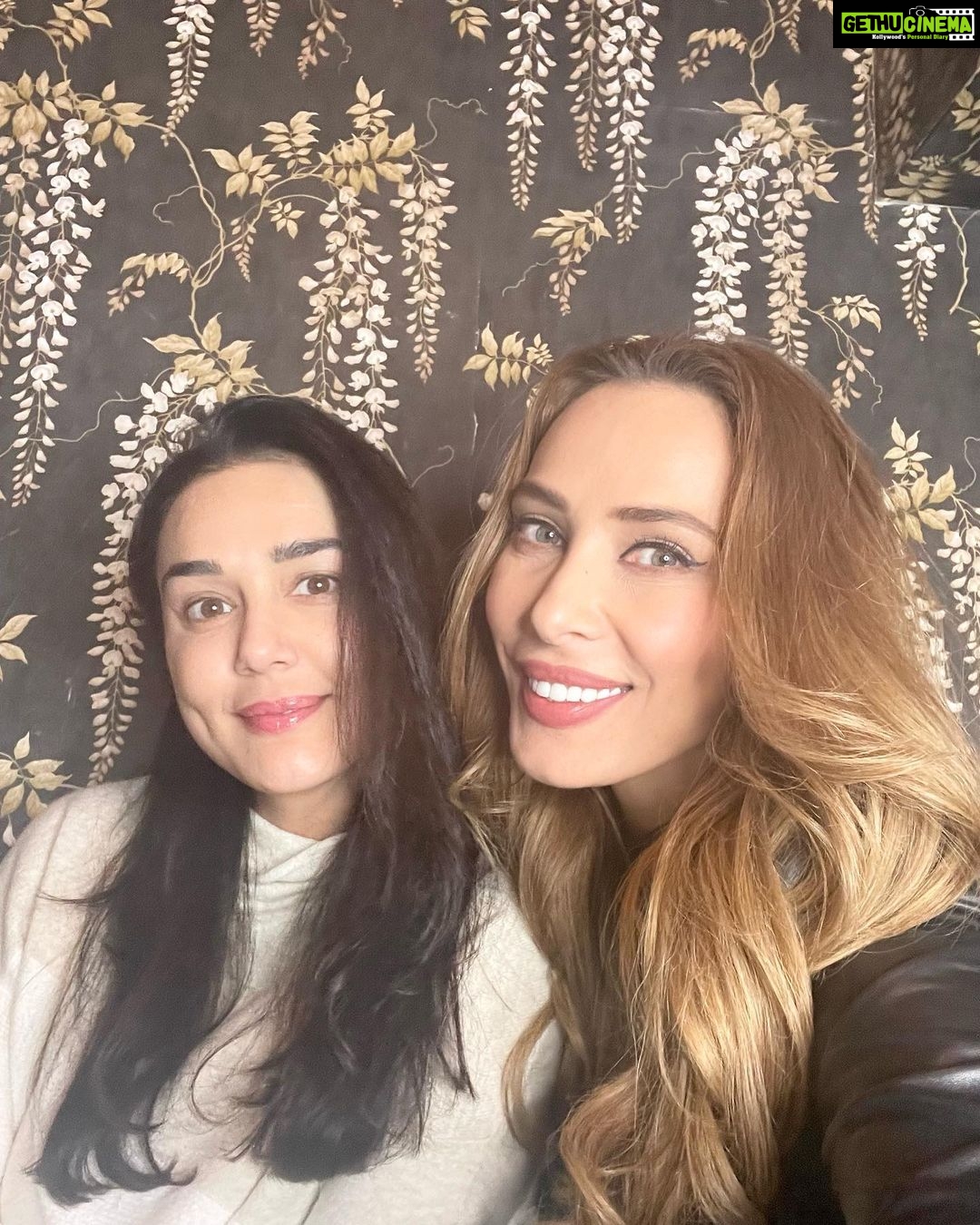 Preity Zinta Instagram - Admit it @vanturiulia 🤩 Life would be so boring without me 🙃 #girlfriends #lunchdate #photodump #ting