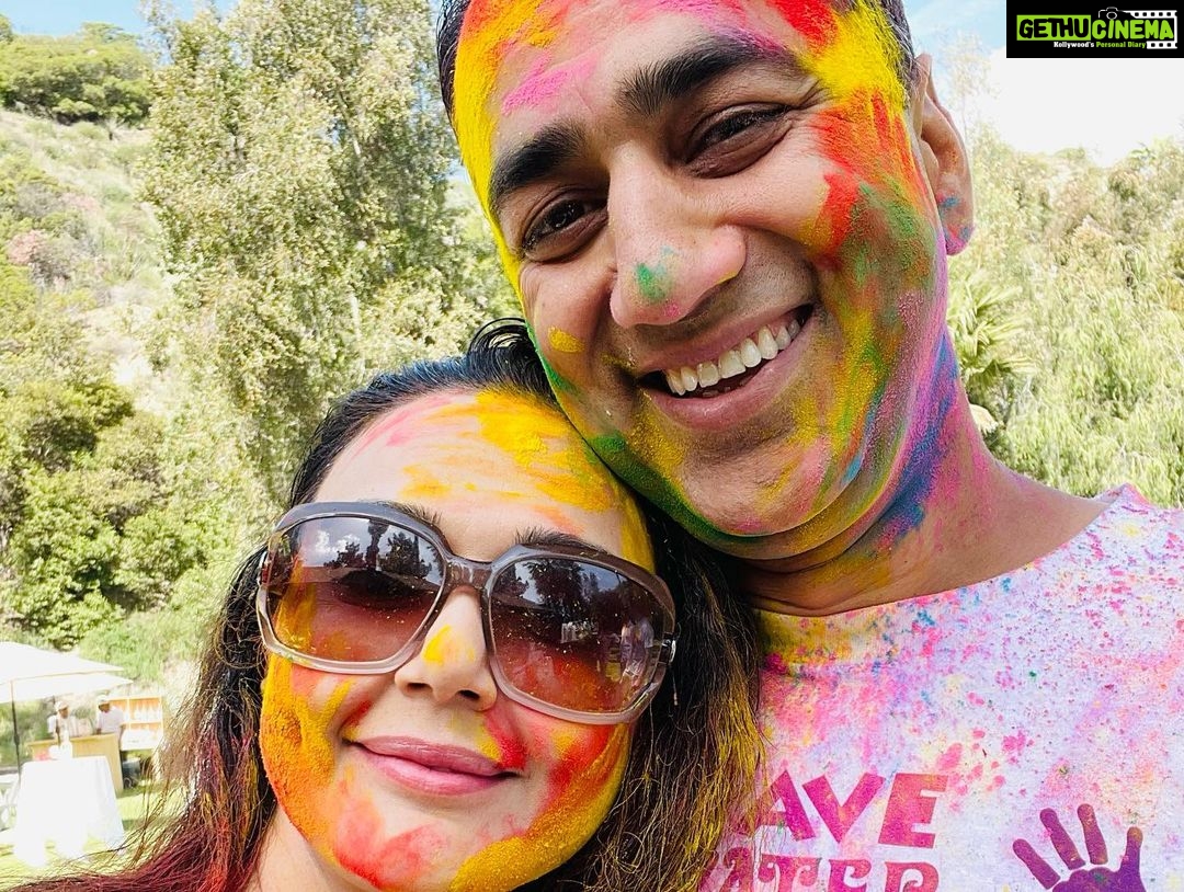 Preity Zinta Instagram - रंग बरसे ❤️ #HappyHoli #famjam #Ting