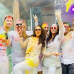 Preity Zinta Instagram - Happy Holi everyone. Even though the world is not prefect right now & there is little to celebrate - We couldn’t let the festival of Holi go by without celebrating it as new parents. Our first big desi celebration since the pandemic & since the babies were born. It was amazing to be with friends & family & celebrate Holi this year. Celebrating our festivals specially when we live away from India makes me miss home less. Thank you #Artha Karan & Priyanka for such a fun time. We had a blast 🙏 #photodump #happyholi #desivibe #famjam #rangbarse #ting