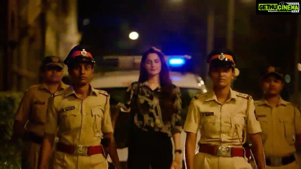 Preity Zinta Instagram - A great initiative by @MumbaiPolice @CPMumbaiPolice “Nirbhaya Squad” is a dedicated squad for women in Mumbai City. "103" is the dedicated Helpline Number that can be used by women in crisis or to report any women-related crimes. #NirbhayRepublic #NidarRepublic #निर्भयप्रजातंत्र #NirhbhayaHelpline103