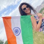 Preity Zinta Instagram - Happy Republic Day to all my fellow Indians 🇮🇳 आप सभी को गणतंत्र दिवस की हार्दिक शुभकामनाएं । जय हिंद 🙏 #JaiHind