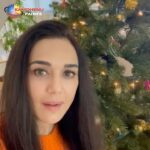 Preity Zinta Instagram - Wishing you a Merry Christmas and a Happy New Year from me and @kamdhenu_paints. May you have a wonderful time celebrating with your loved ones. #KamdhenuPaints #Wallpaint #Beautiful #Wallcolor #Elegance #BeautifulWalls #Paint #PaintYourWalls #ElegantWalls #StylishWalls #Perfection #Stylish #Christmas #MerryChristmas #HappyNewYear #NewYear2022