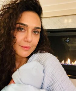 Preity Zinta Instagram - Burp cloths, diapers & babies…  I’m loving it all ❤️❤️#ting