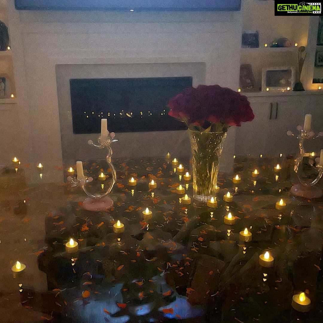 Preity Zinta Instagram - आप सब को दिवाली की हार्दिक शुभकामनाएं 🪔🪔❤️🪔🪔 #happydiwali🎉 #Ting Los Angeles, California