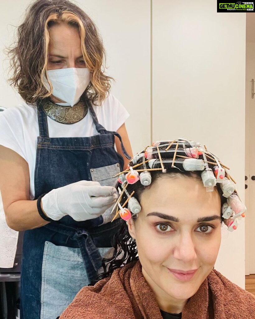 Preity Zinta Instagram - It’s always exciting to create a new look for a new character. It’s also nerve wrecking when you fundamentally change your hair & your vibe, therefore this is an appreciation post for @iadhuna ❤️ Thank you babe for being so damn good at what you do & for being my go to person whenever I’m in any hair doubt. Thank you for being patient, so detailed & so meticulous. I love you and I love my new vibe. Here’s to bringing back the perm & restarting my love affair with curls ❤️ #hairguru #Perm #backatwork #ting 🤩 @bbluntindia