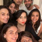 Preity Zinta Instagram - Sometimes the most spontaneous plans are the most fun. I love you @rohiniyer Seeing all of you last night look away all the pain of 7 days of quarantine. I’ve never been happier celebrating your birthday ❤️ #aboutlastnight #happybirthday #birthdaygirl #laughallnight #ting