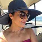 Preity Zinta Instagram - Sun, sand, sea n me ❤️