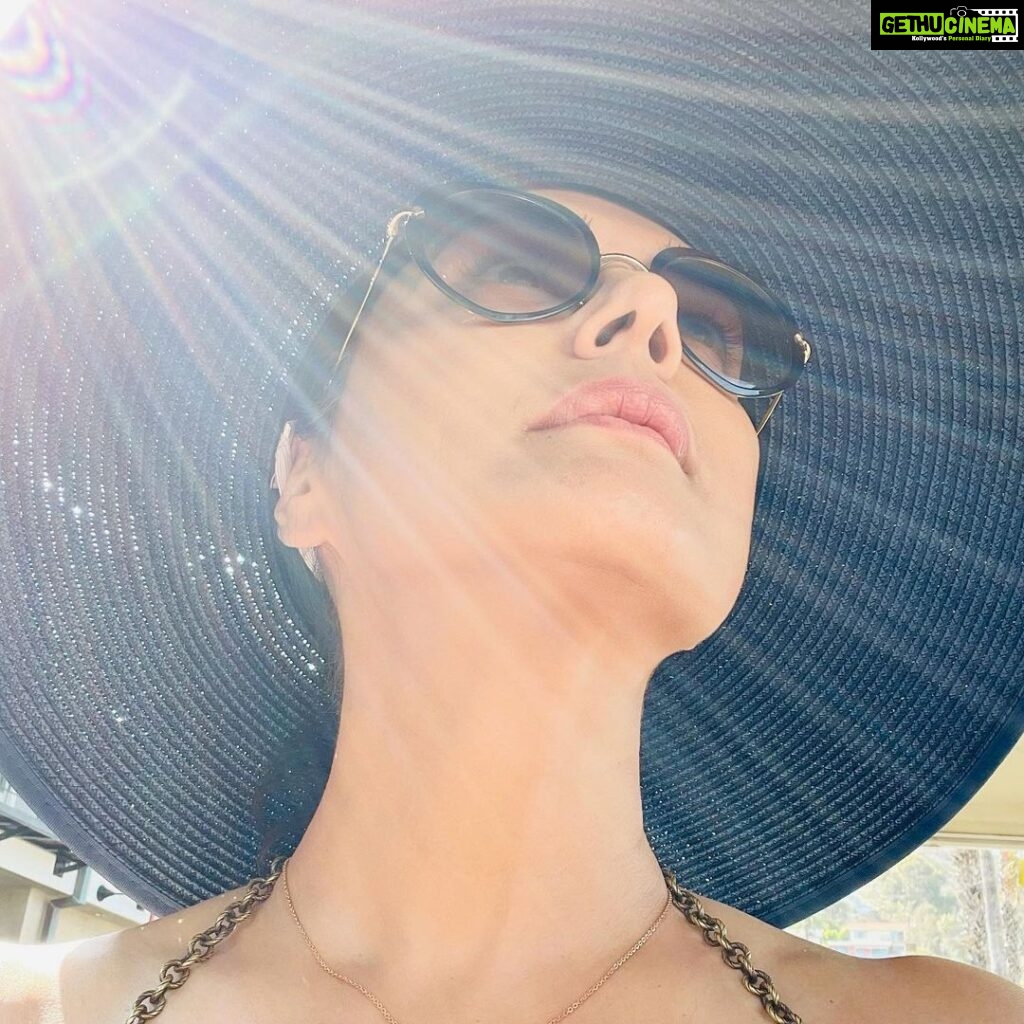 Preity Zinta Instagram - Hello sunshine ❤️ #Ting