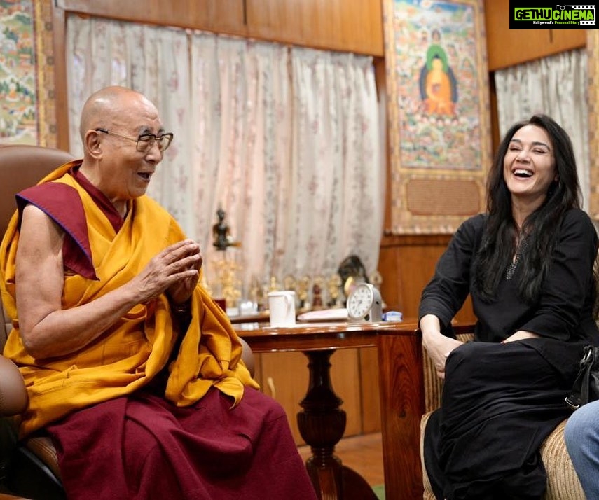 Preity Zinta Instagram - Ending IPL in Dharamshala was not what I hoped for but meeting his Holiness The Dalai Lama in Dharamshala was everything I hoped for. So grateful we got to spend some time with him as he shared pearls of wisdom & laughter with us 🙏❤️ #ting Dharamshala, Himachal Pradesh..