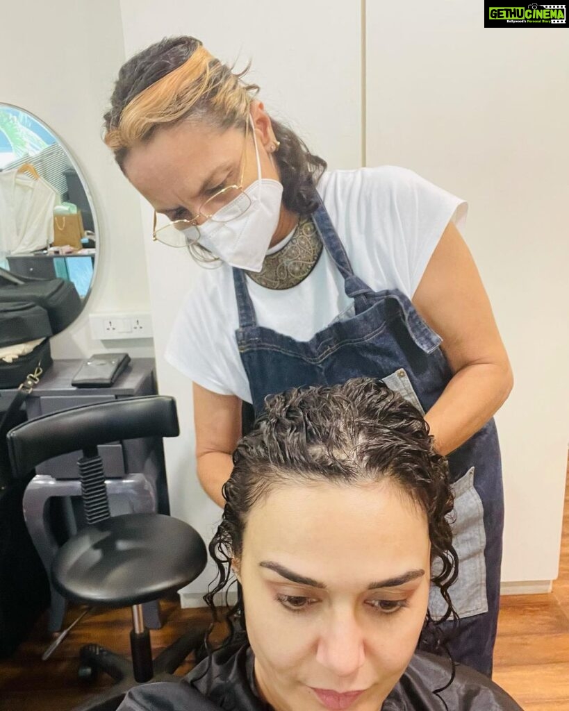 Preity Zinta Instagram - It’s always exciting to create a new look for a new character. It’s also nerve wrecking when you fundamentally change your hair & your vibe, therefore this is an appreciation post for @iadhuna ❤️ Thank you babe for being so damn good at what you do & for being my go to person whenever I’m in any hair doubt. Thank you for being patient, so detailed & so meticulous. I love you and I love my new vibe. Here’s to bringing back the perm & restarting my love affair with curls ❤️ #hairguru #Perm #backatwork #ting 🤩 @bbluntindia