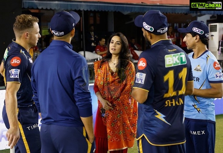 Preity Zinta - 382.9K Likes - To me the most special time during the game is half time when I get to interact with the crowd. It’s always so much fun 😍Its also nice & stressful when the game goes till the end & becomes a last ball thriller. Here are a few glimpses of everything that happened in the stadium before n after the game 😍 #PBKSvsGT #ting