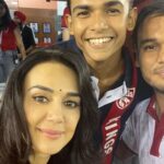 Preity Zinta Instagram - To me the most special time during the game is half time when I get to interact with the crowd. It’s always so much fun 😍Its also nice & stressful when the game goes till the end & becomes a last ball thriller. Here are a few glimpses of everything that happened in the stadium before n after the game 😍 #PBKSvsGT #ting Mohali Cricket Stadium