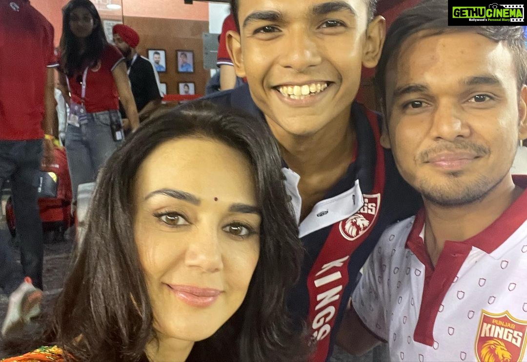 Preity Zinta - 382.9K Likes - To me the most special time during the game is half time when I get to interact with the crowd. It’s always so much fun 😍Its also nice & stressful when the game goes till the end & becomes a last ball thriller. Here are a few glimpses of everything that happened in the stadium before n after the game 😍 #PBKSvsGT #ting