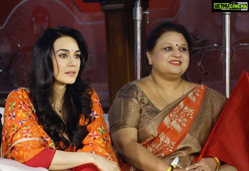 Preity Zinta - 382.9K Likes - To me the most special time during the game is half time when I get to interact with the crowd. It’s always so much fun 😍Its also nice & stressful when the game goes till the end & becomes a last ball thriller. Here are a few glimpses of everything that happened in the stadium before n after the game 😍 #PBKSvsGT #ting