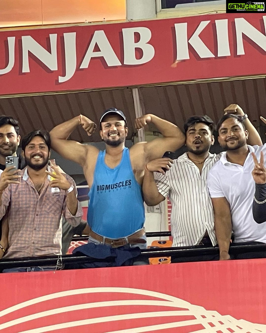 Preity Zinta Instagram - Mohali stadium vibe 😍 Swipe 👉 Wishing you all a very happy and prosperous Baisakhi. आप सब को बैसाखी की हार्दिक शुभकामनाएं 🙏 #ting. Mohali Cricket Stadium