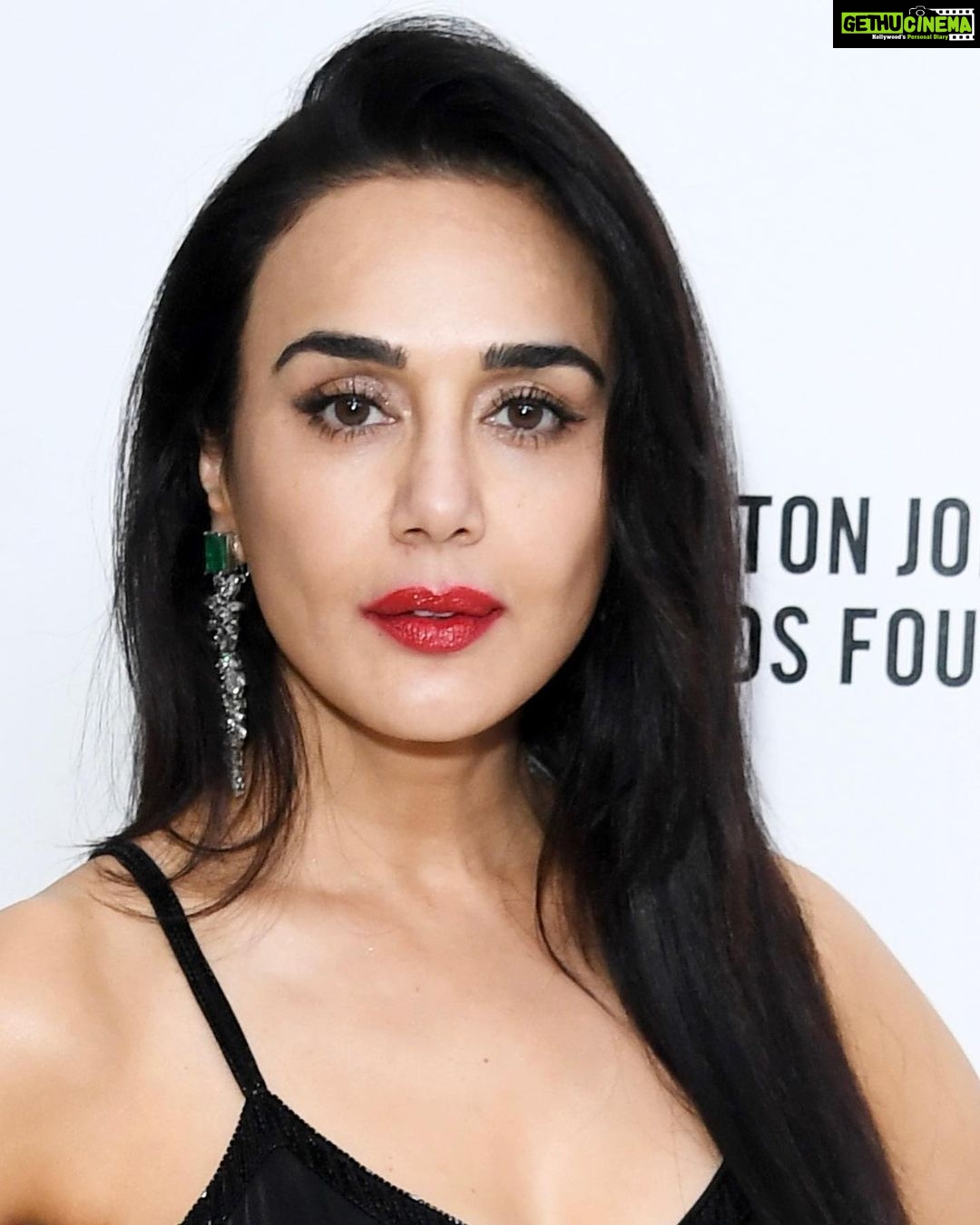 Preity Zinta Instagram - Last night at the Elton John Aids Foundation Oscar Party. @ejaf @eltonjohn, @davidfurnish 📸 @gettyimages #EJAFOscars #Oscars2023 #ting West Hollywood, California