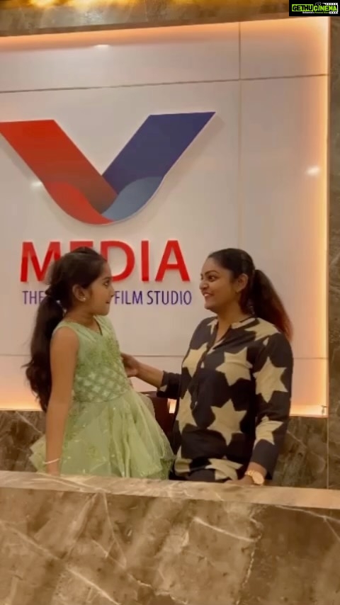 Premi Viswanath - 11.8K Likes - Family Time ❤️
@devanandha.malikappuram @drvineethbhatt @vmediakochi
#malikappuram #devanandamalikappuram #premivishwanath #drtsvineethbhatt #vmedia