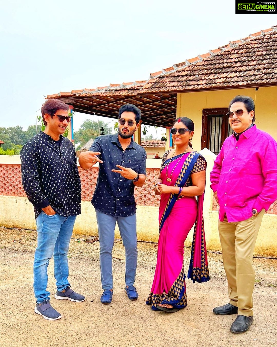Premi Viswanath Instagram - Friendship is the golden thread that ties the heart of all the world…..❤️❤️❤️ Happiness of 1500 Episode of Karthikadeepam