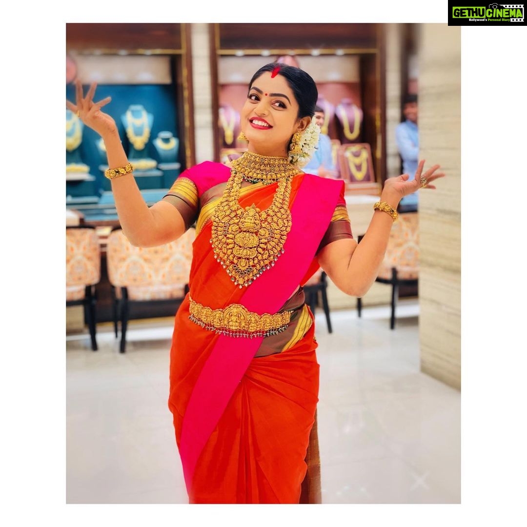 Premi Viswanath Instagram - #instapost @cmrtelanganaofficial @cmrjewellerytelangana CMR Silks and Jewellers