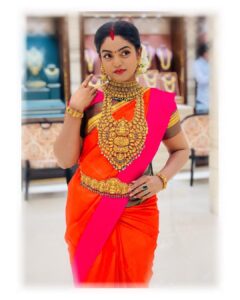 Premi Viswanath Instagram - On the auspicious occasion of Ganesh Chaturthi, look your festive best decked in stunning jewellery from CMR Jewellers. @cmrjewellerytelangana #cmrjewellery 

Come, get Ganesh Chaturthi ready with CMR Jewellers! @cmrjewellerytelangana 

#ganeshchaturthi #traditionoftogetherness