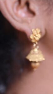 Premi Viswanath Instagram - వస్తున్నా.. మీ కోసం.. #KarthikaDeepam @starmaa @gaganteleshow 
#starmaa 
@drvineethbhatt @premi_vishwanath