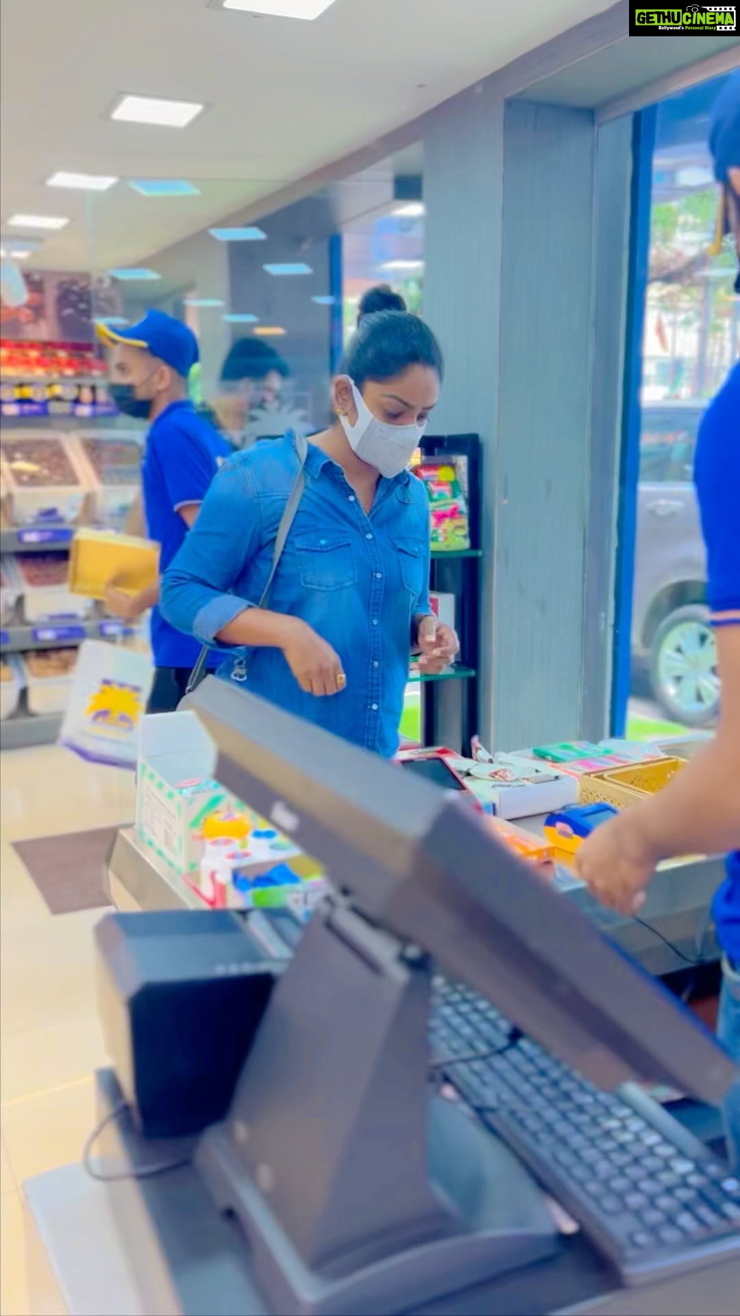 Premi Viswanath - 9.5K Likes - #shopping #time #with #hubby
