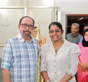 Premi Viswanath Instagram - Thank you so much sir for coming 
With Legend @siby.malayil Sir 

GRAND OPENING 
“V MEDIA THE COMPLETE STUDIO”
Today an auspicious moment occured in our life with the heart full prayers of each and everyone who was with and beside our journey. I want to thank each and everyone to make our small dream come true... 
#grandopening #studio #cinema #film #filmmaker #cinema #vmedia #director #jayasurya #camera @drvineethbhatt @actor_jayasurya @noblejacob5455 @ajith_a_george @maria_ransom_ @badushanm @shaji_kailas_ @shajikumarofficial @directorsiddique @imarungopy @siby.malayil @vmediakochi @siyadkoker1 @bijumattannur @bijumenonofficial @abhilash__pillaii @actorjayakrishnan @mohanlal @mammootty @antonyperumbavoor @anto_joseph3 @antojosephfilmcompany @sha_m_s_3 @mtvasudhevan @dileepactor @boban_samuel @resh_mi_decha @aghoshvyshnavamofficial @bhamaa