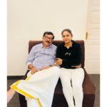 Premi Viswanath Instagram - Happy Birthday To You Priyan Sir ❤️ @priyadarshan.official @kalyanipriyadarshan @drvineethbhatt @vmediakochi #birthdaywishes #blessed V Media the complete film studio