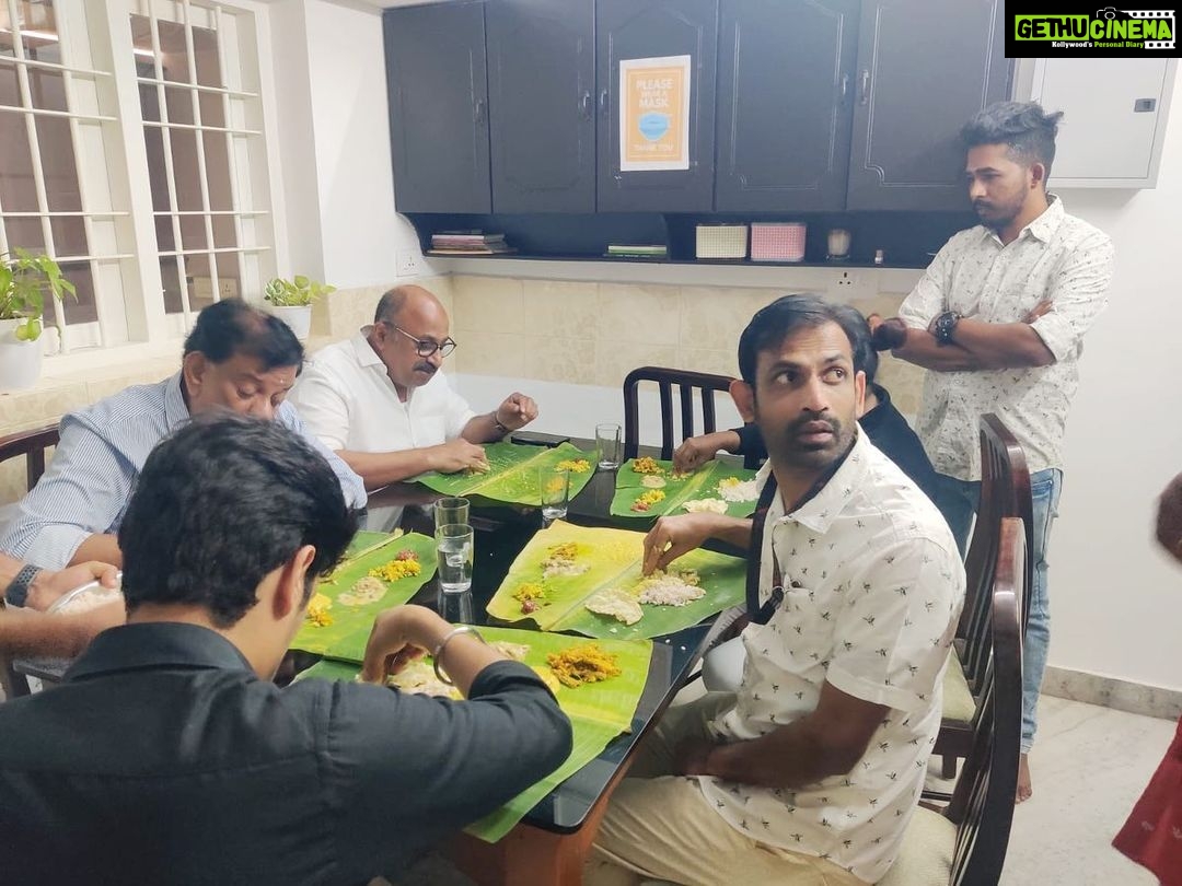 Premi Viswanath Instagram - Priyan sir ❤️birthday Sadya #blessed #day @priyadarshan.official @drvineethbhatt @vmediakochi @roopeshpurushothamanofficial @saril_k_sajeev @ajaz.bn @roopesh_since_1989