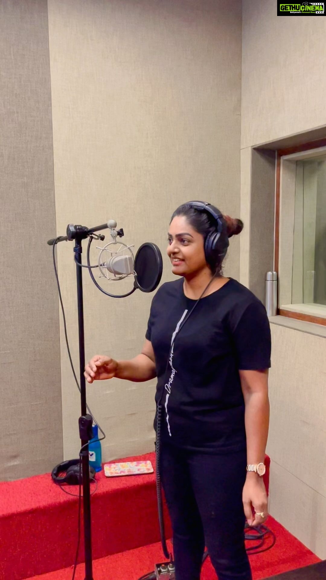 Premi Viswanath Instagram - DUBBING TIME @vmediakochi @umesh_s_nair @roopesh_since_1989 V Media the complete film studio