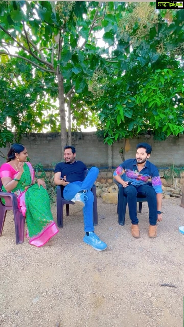 Premi Viswanath - 7.8K Likes - ❤️🧡❤️ @nirupamparitala @yuvaraajare
1500 Happiness…….