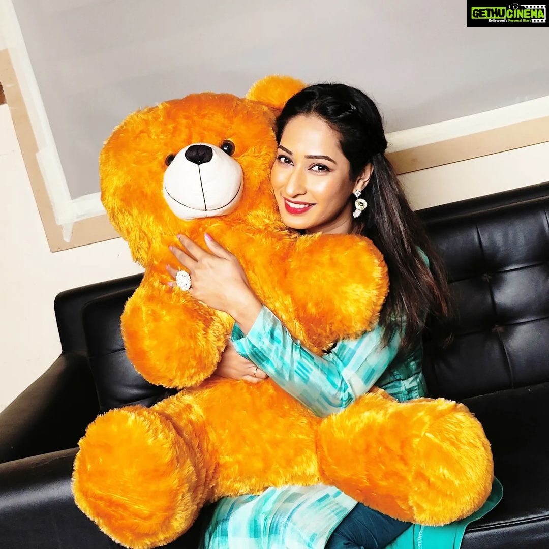 Priya Marathe Instagram - Hugging a teddy bear.. Feels like heaven i swear.. Who says wat, don't care.. Everything else u cn share.. But not a teddy bear 🧸 #teddy