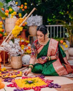 Priya Marathe Instagram - गुढीपाडव्याच्या हार्दिक शुभेच्छा ✨❤️

Makeup - @reshmafattepurkar_makeup 
Nath @nathshahi333 
Assisted by @sonalijadhav_makeupartist 
@ashu___2604 @riya_chavan__0714 
Outfit - @__shamiyanaa__ 
Jewellery- @jewel_up_by_siddhi 
Location - @kalasystudios
Styling - @stylist.chaitalikulkarni
Photography - @uday_lasurkar 
.
.
#gudipadwa #priyamarathe #marathiactress