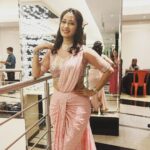Priya Marathe Instagram - स्टार प्रवाह परीवार पुरस्कार २०२३.. Watch all ur fav stars perform.. आज रात्री .. @star_pravah .. Mumbai, Maharashtra