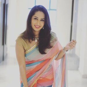 Priya Marathe Instagram - Some more of colour splash.. 
#tujhechmigeetgaataahe #onsetclicks
Clicks by- @s.d_photography_thane
@alpesh_rp