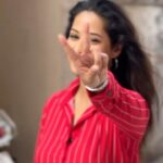 Priya Marathe Instagram - Climbed to the top of the construction to finish this reel 😆. You better like it 😤 . . . #priyamarathe #photoshoot #marathiactress #marathi #mumbai