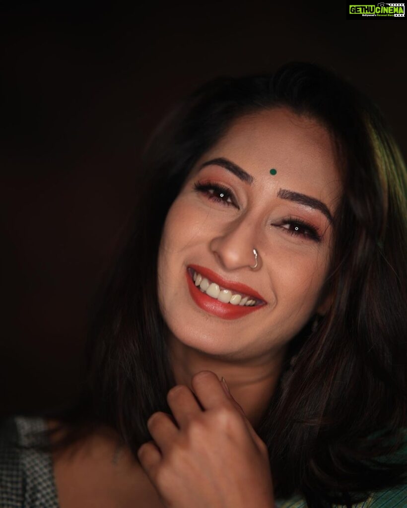 Priya Marathe Instagram - 🦋 Stylist: @piyushakolapkar Makeup: @reshmafattepurkar_makeup Photographer: @photos_gaurav_pawar . . #priyamarathe #actress #mumbai #makeup Mumbai, Maharashtra